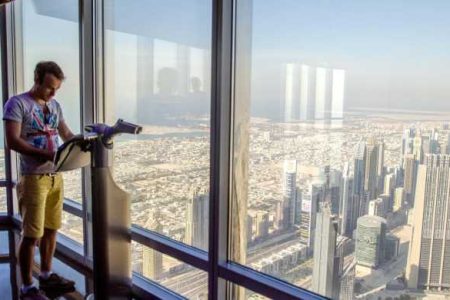 Dubai Burj Khalifa Tour 148 floor prime hr
