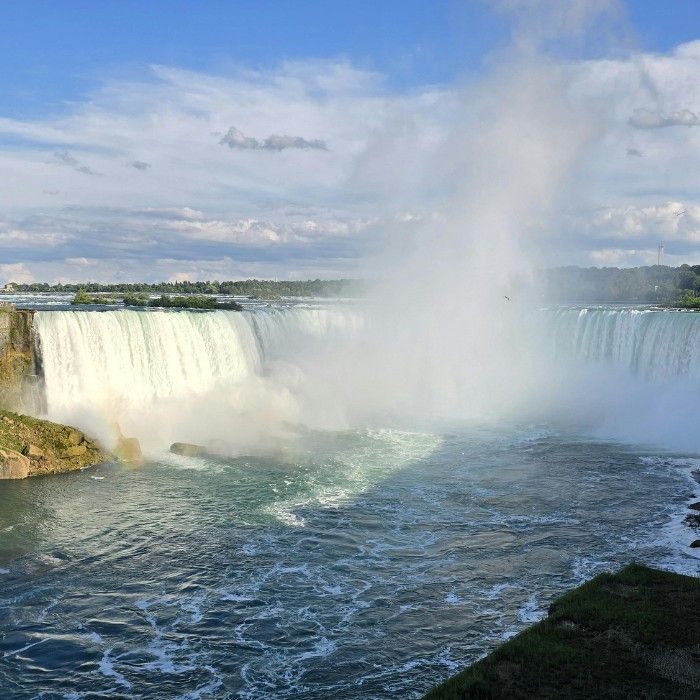  The Art of Glass and the Power of Niagara