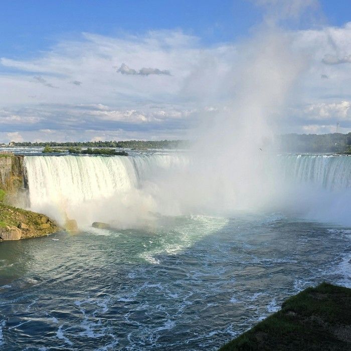 The Art of Glass and the Power of Niagara