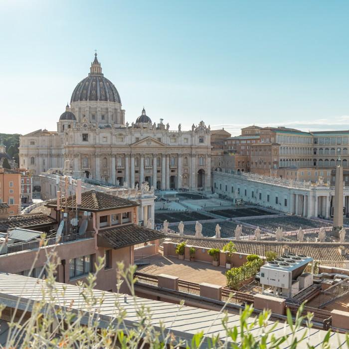  Explore Ancient Rome and the Vatican City