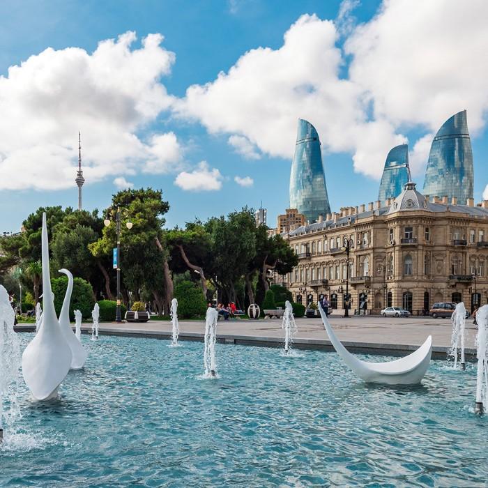 Arrival in Baku – First Impressions of the Caspian