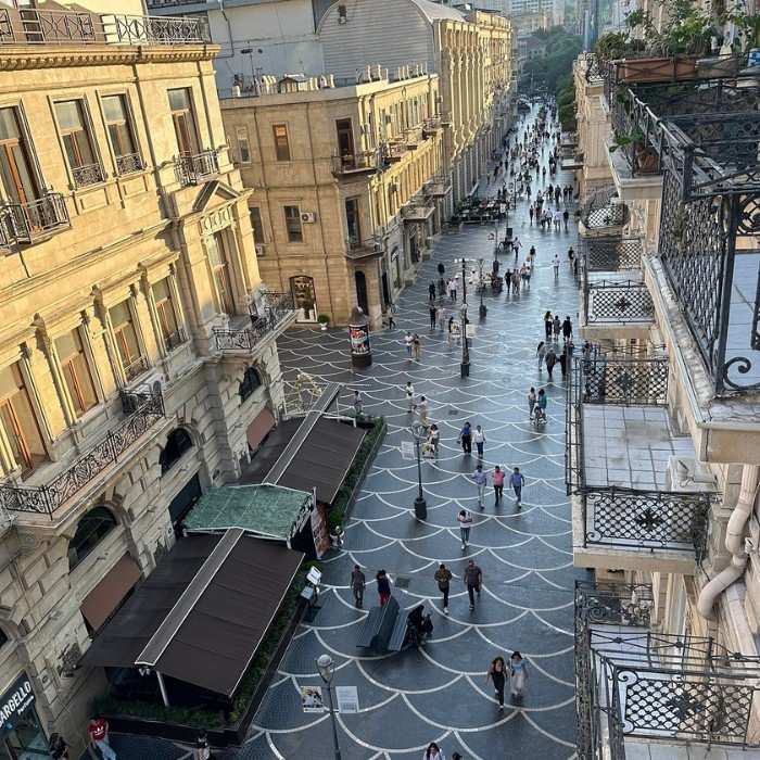 Baku City Tour – History, Views & Shopping Streets