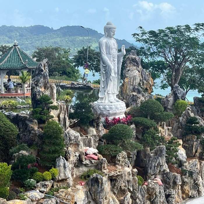 Linh Ung Pagoda, Marble Mountain & Hoi An Ancient Town