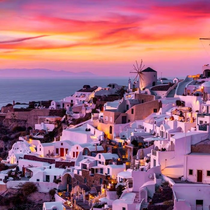 Caldera Wonders & Oia’s Glow 