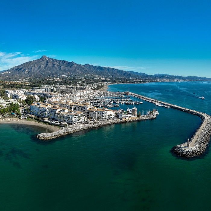 Mediterranean Breezes & White Towns