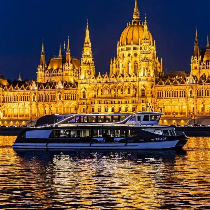 Budapest – Exploration & Overnight Train to Krakow